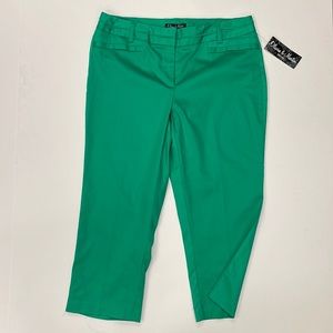 Olivia & Martin Kelly Green Capris Women’s Sz 8 Petite